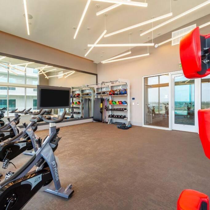 Luxury Highrise In Midtown - Skyline Views And Chic Decor Leilighet Houston Eksteriør bilde