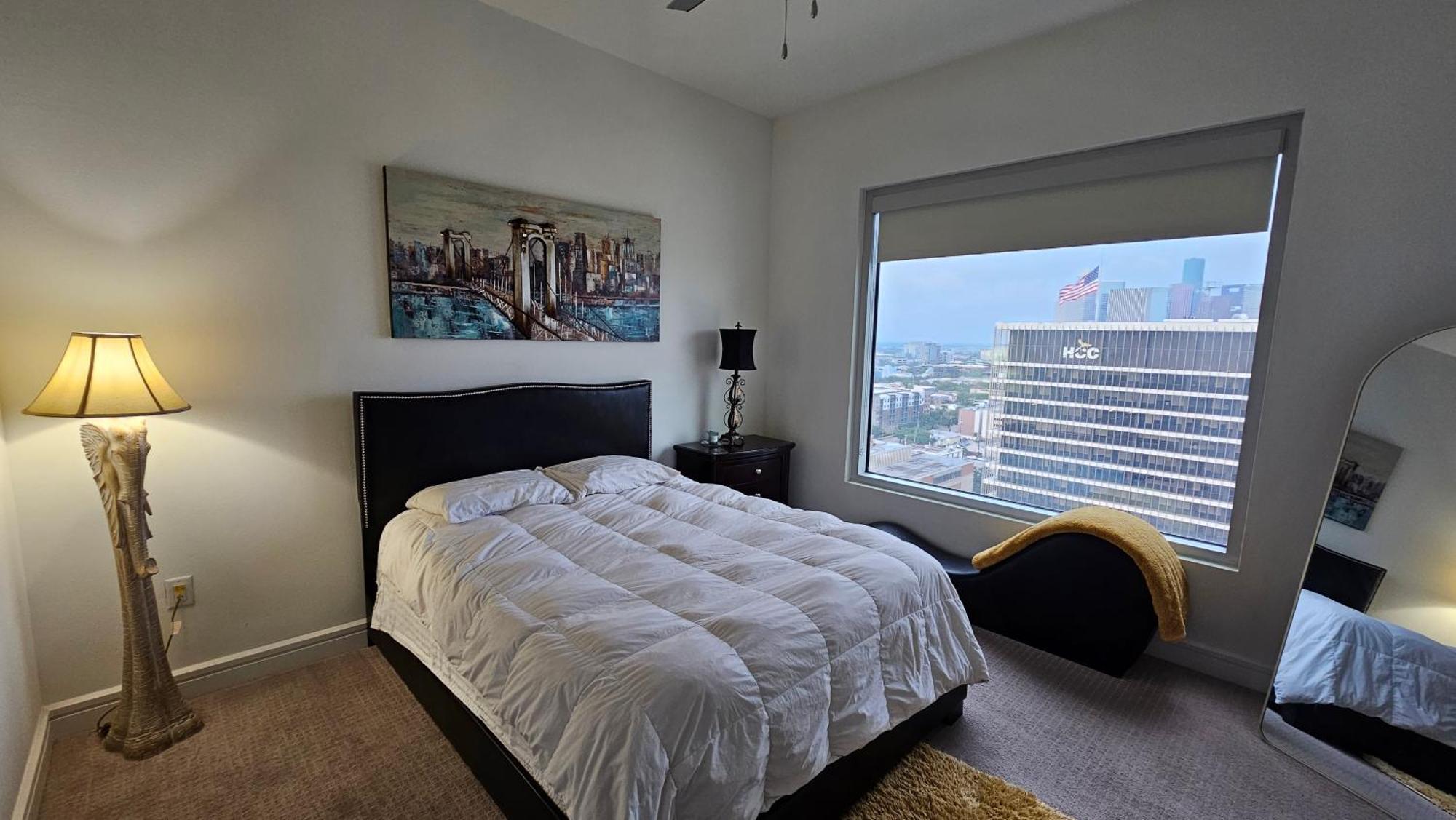 Luxury Highrise In Midtown - Skyline Views And Chic Decor Leilighet Houston Eksteriør bilde