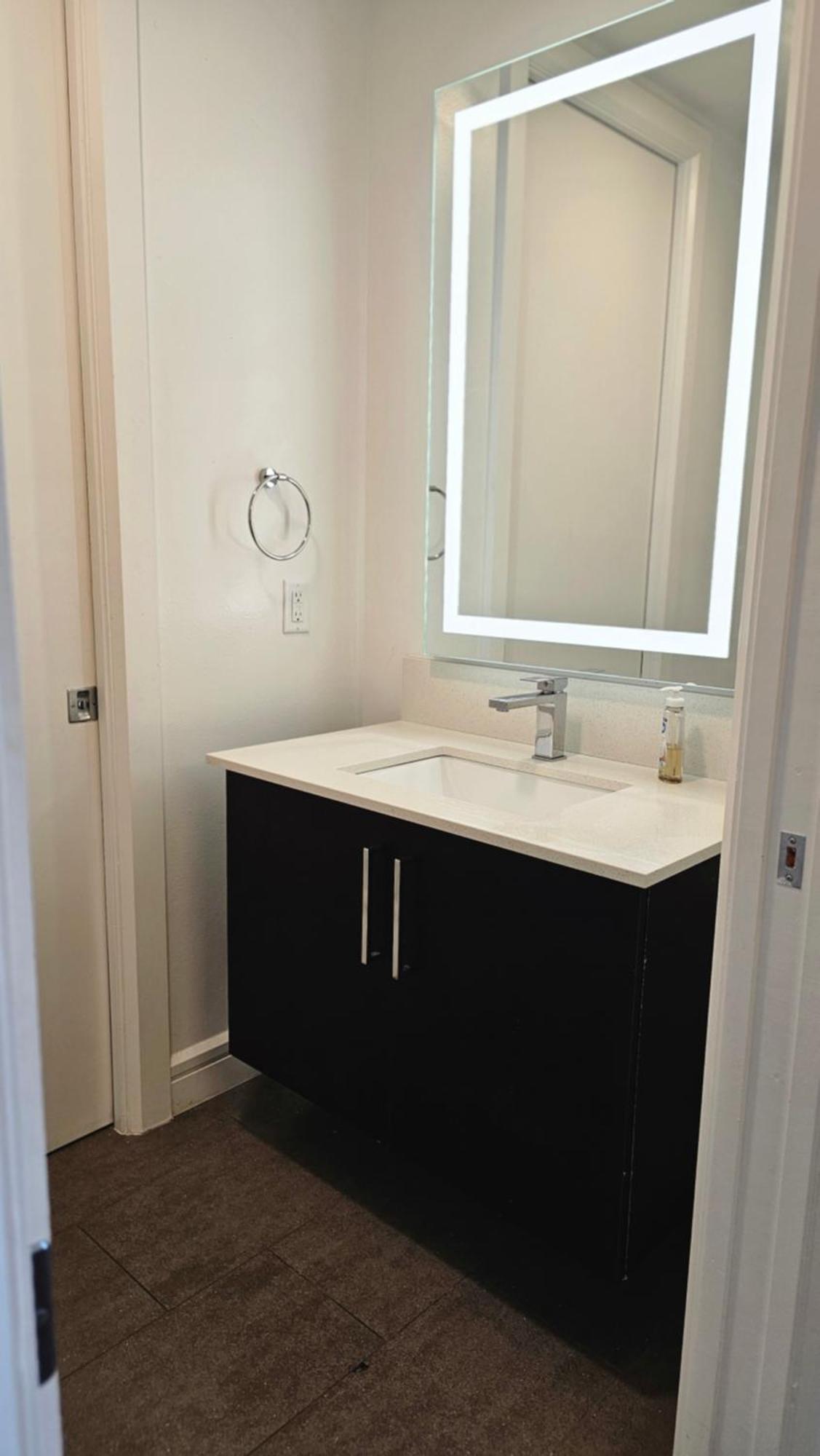 Luxury Highrise In Midtown - Skyline Views And Chic Decor Leilighet Houston Eksteriør bilde