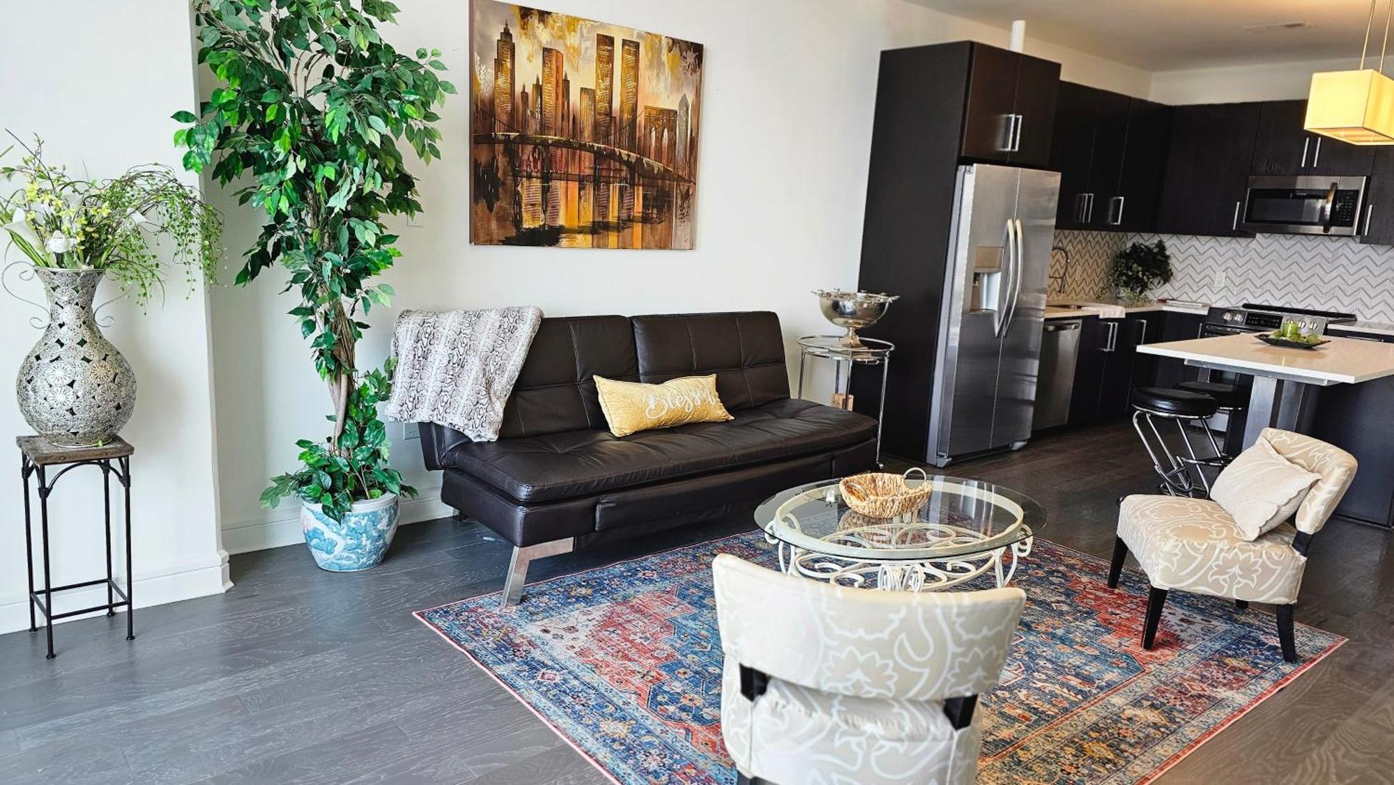 Luxury Highrise In Midtown - Skyline Views And Chic Decor Leilighet Houston Eksteriør bilde