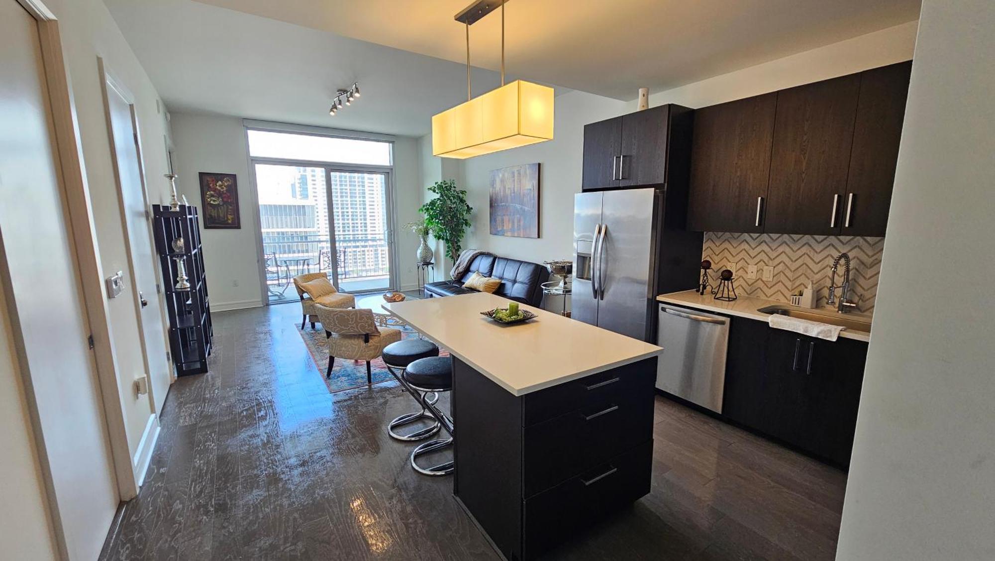 Luxury Highrise In Midtown - Skyline Views And Chic Decor Leilighet Houston Eksteriør bilde